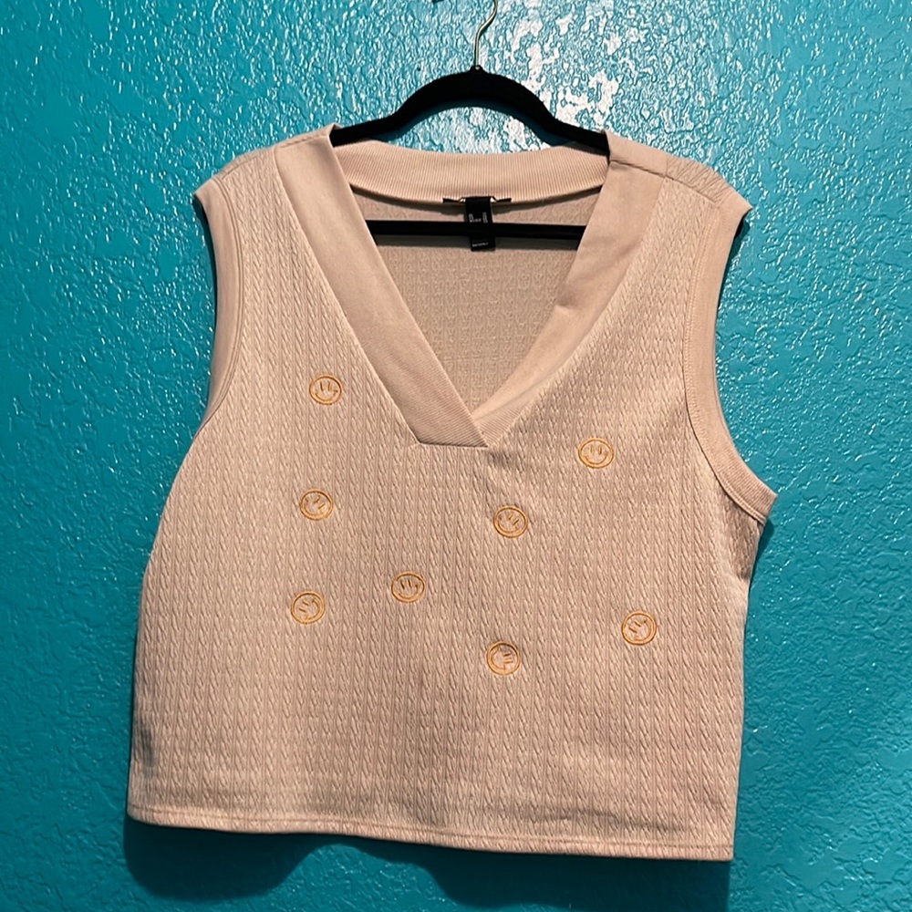 Beige vest with pattern women